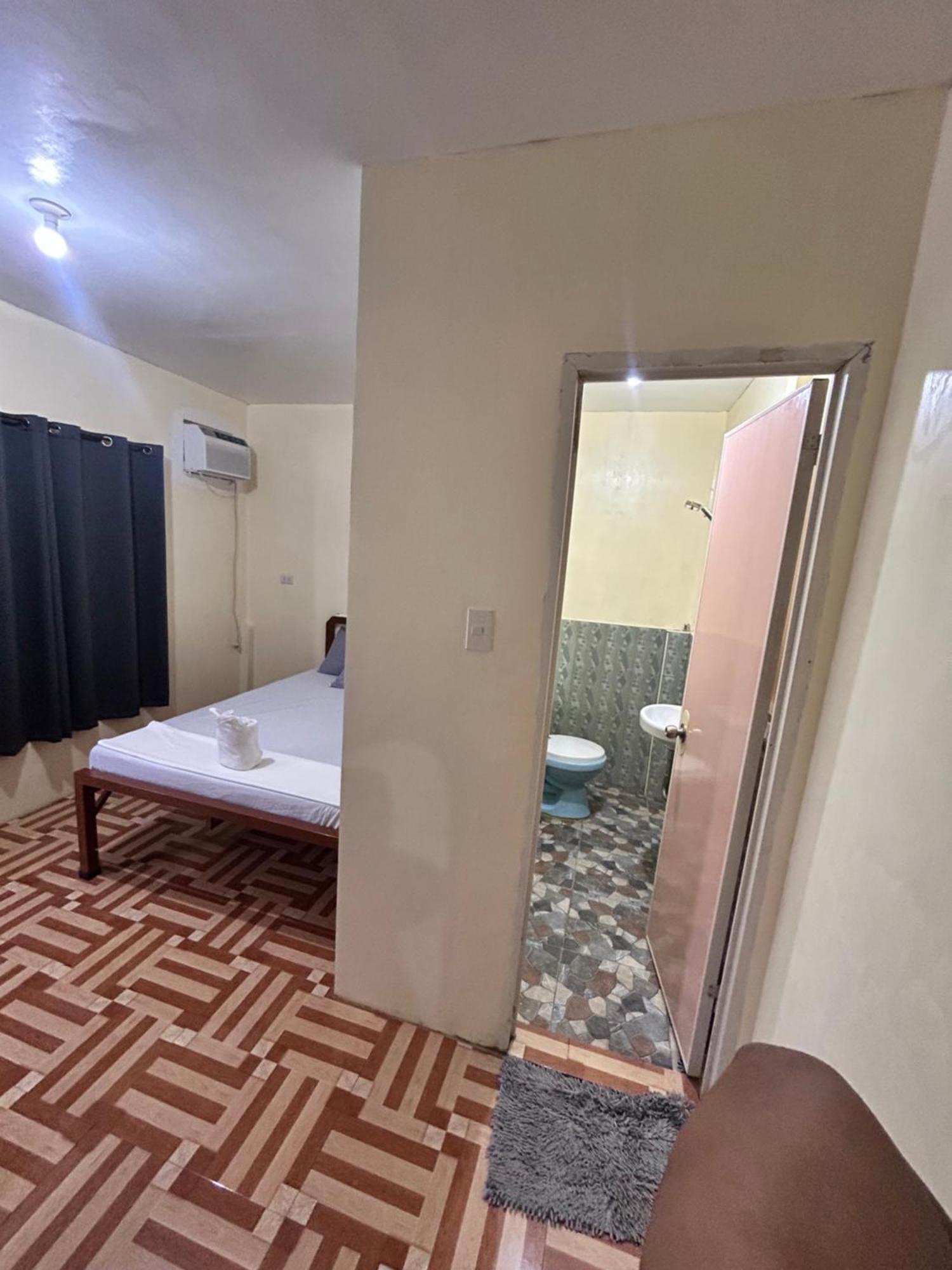 Carillo Guest House โกรอน ภายนอก รูปภาพ