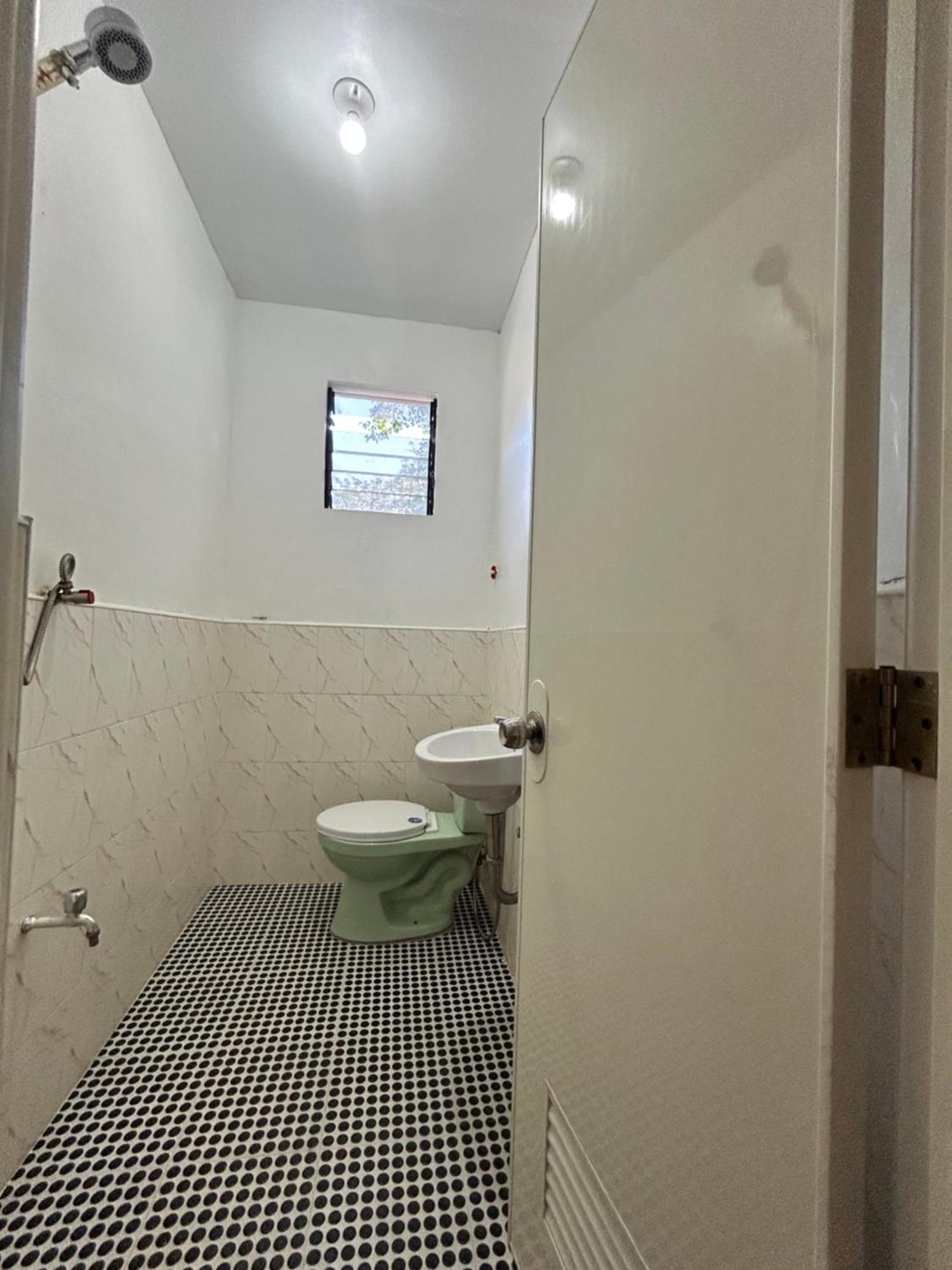 Carillo Guest House โกรอน ภายนอก รูปภาพ
