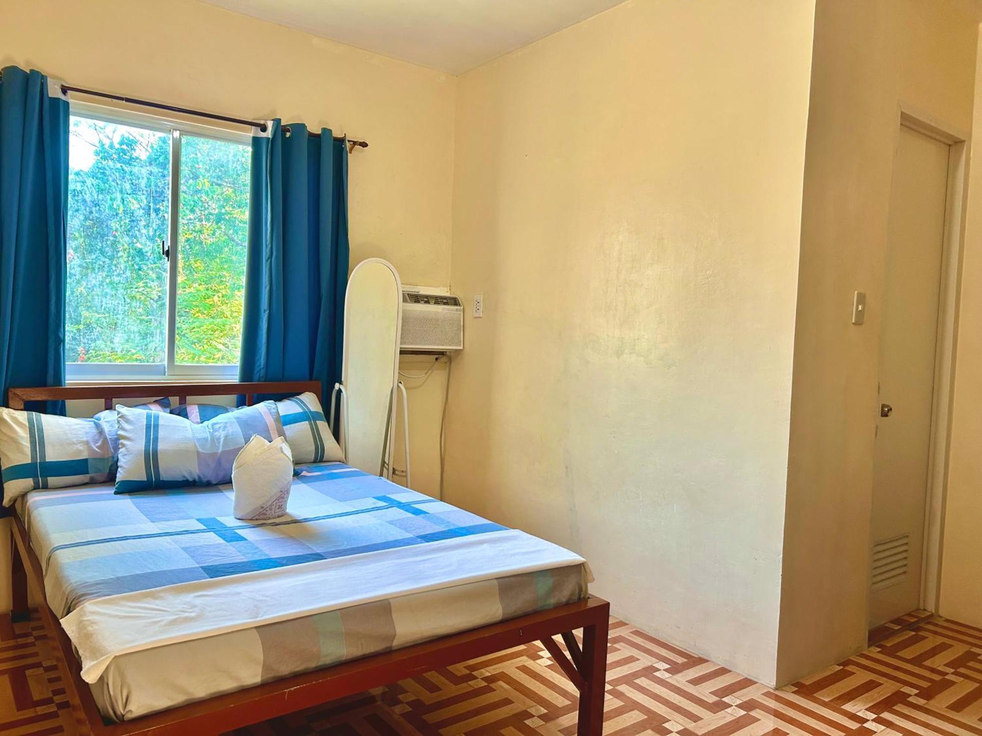 Carillo Guest House โกรอน ภายนอก รูปภาพ
