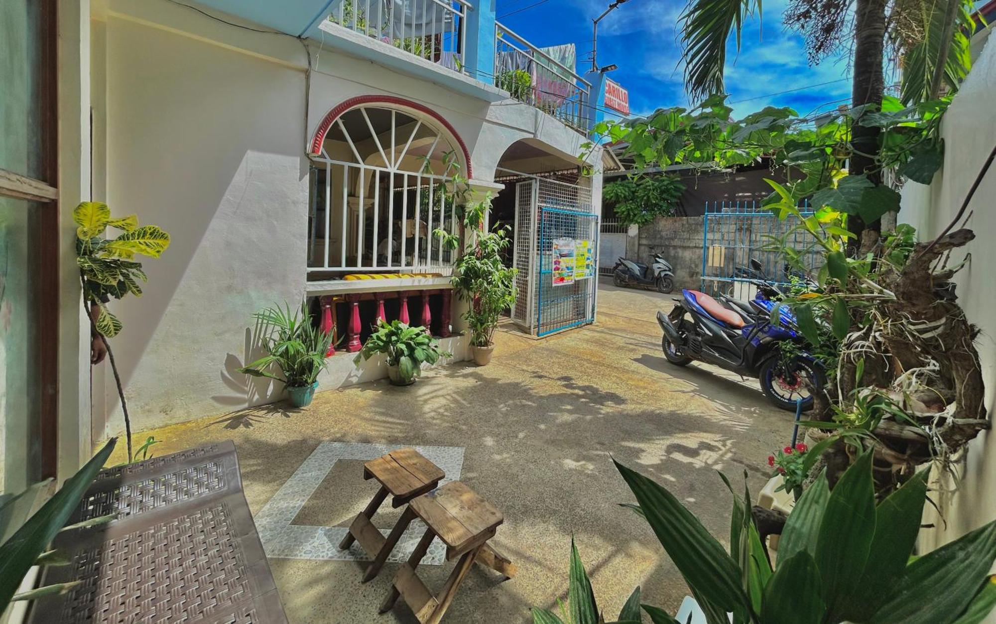 Carillo Guest House โกรอน ภายนอก รูปภาพ