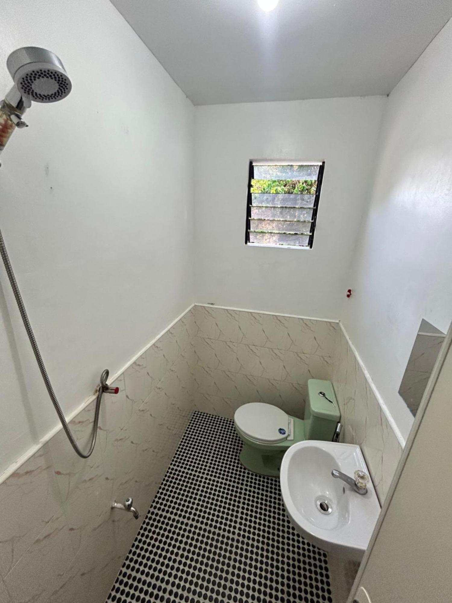 Carillo Guest House โกรอน ภายนอก รูปภาพ