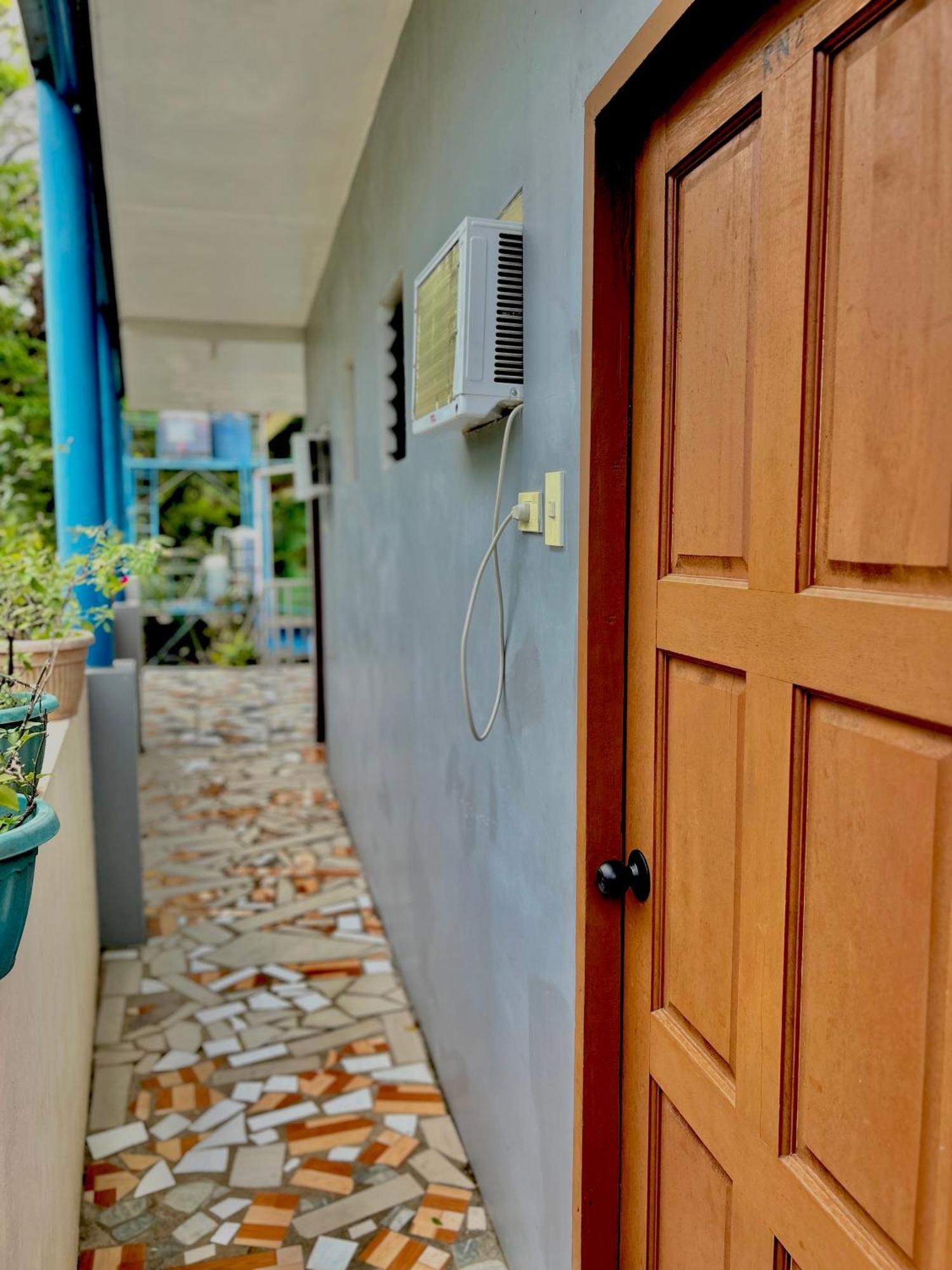 Carillo Guest House โกรอน ภายนอก รูปภาพ