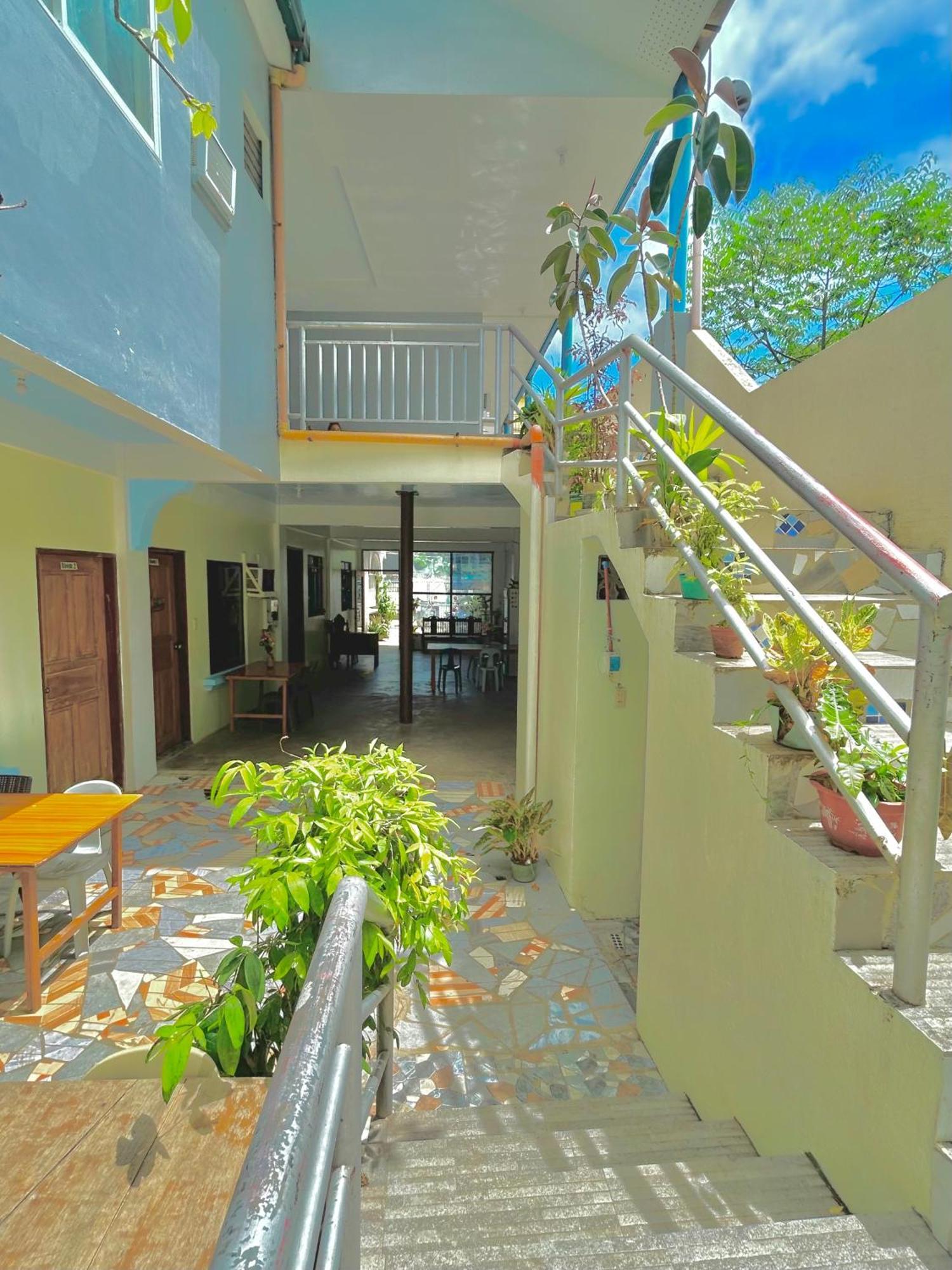 Carillo Guest House โกรอน ภายนอก รูปภาพ