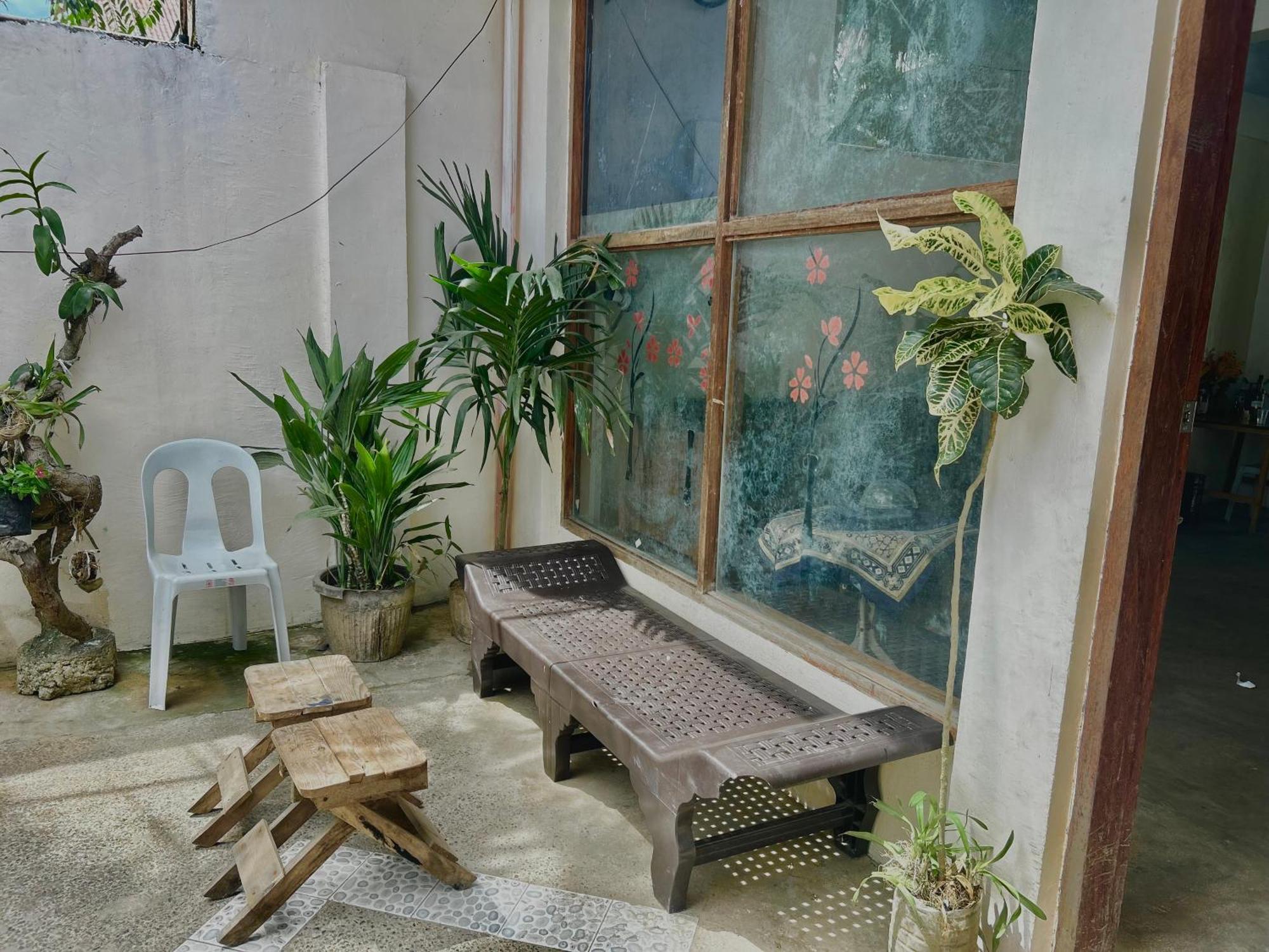 Carillo Guest House โกรอน ภายนอก รูปภาพ