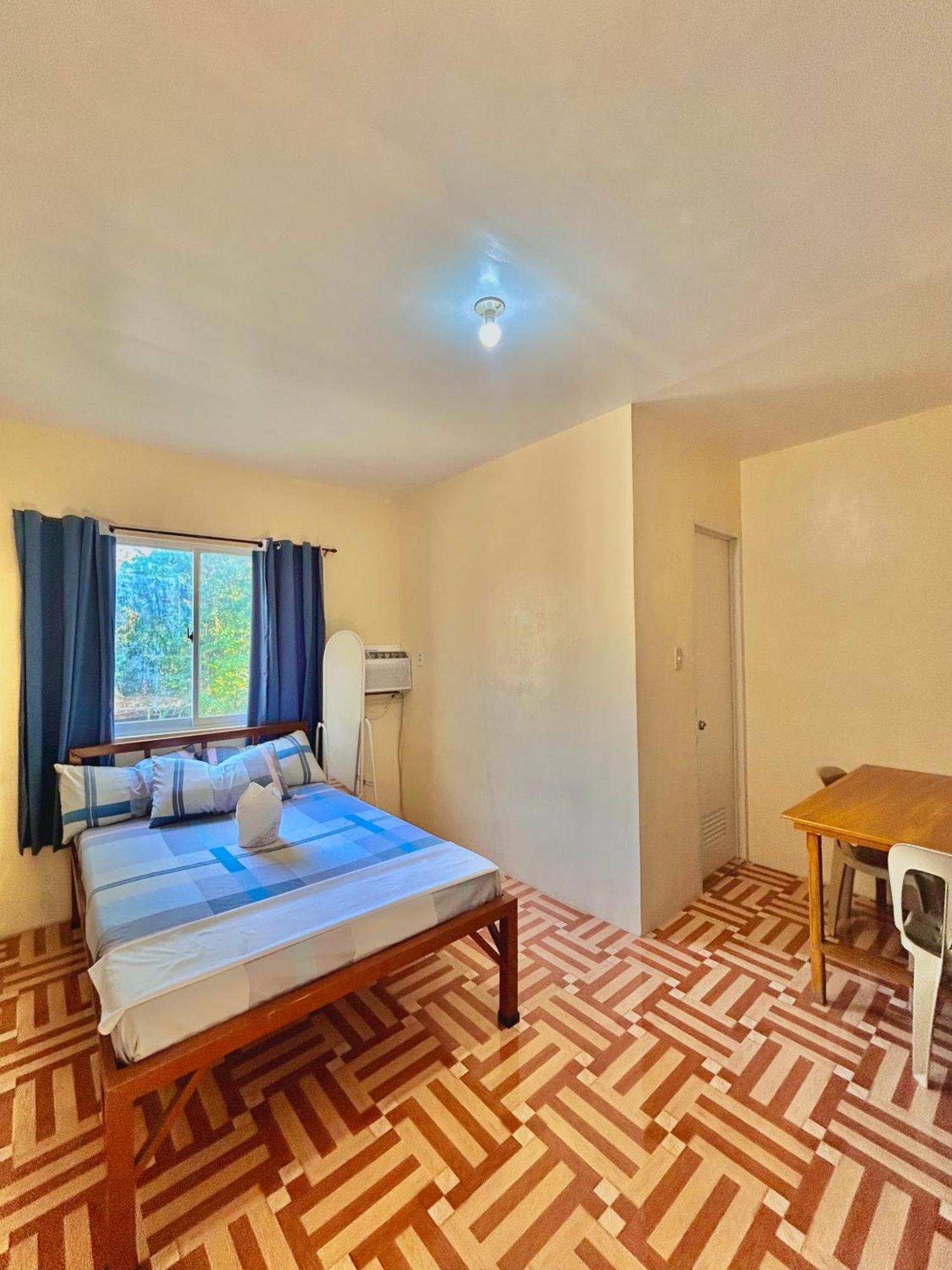 Carillo Guest House โกรอน ภายนอก รูปภาพ